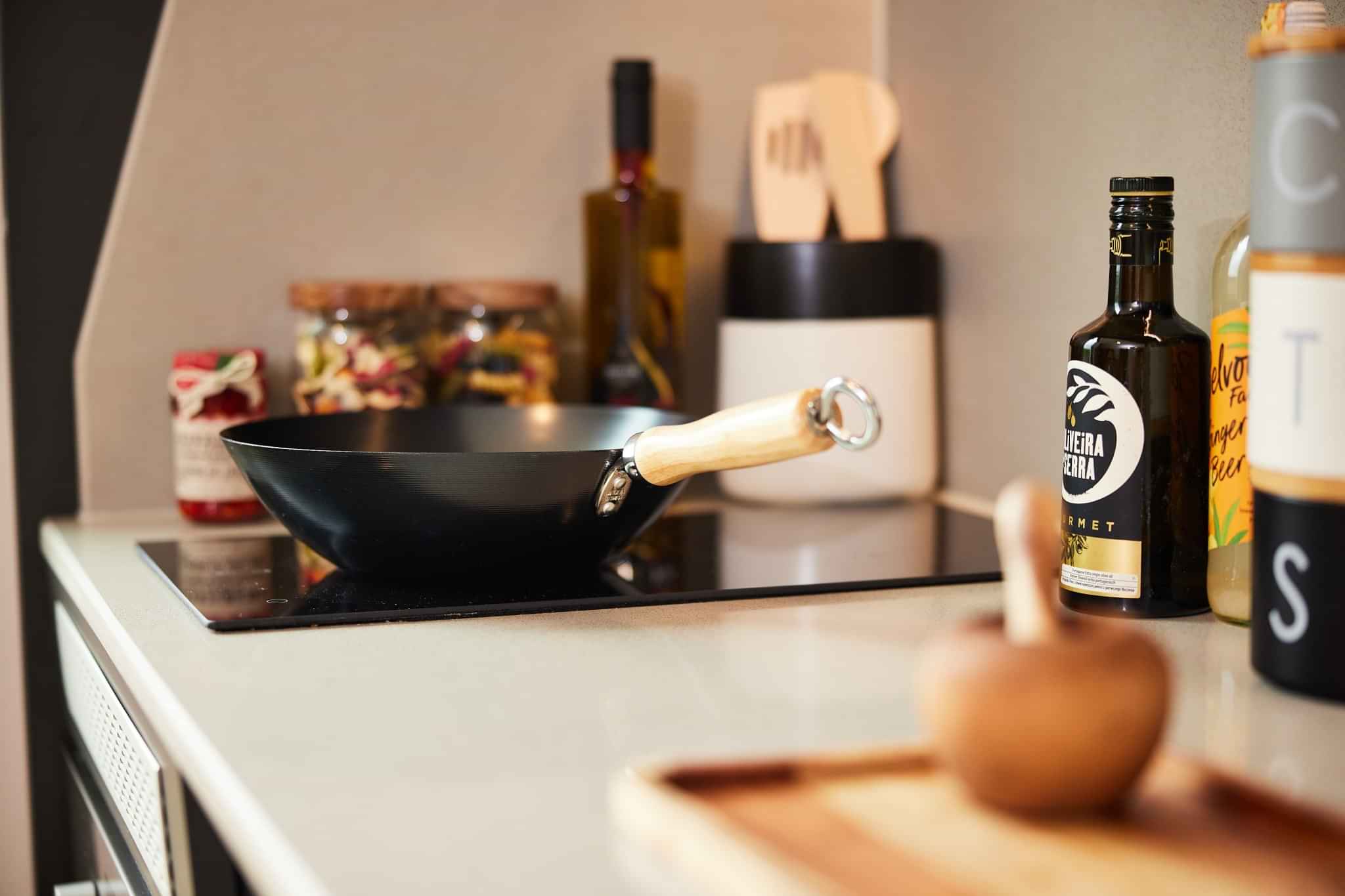 Common Area?w=400&h=260&fit=crop&q=40&auto=format&trim=auto