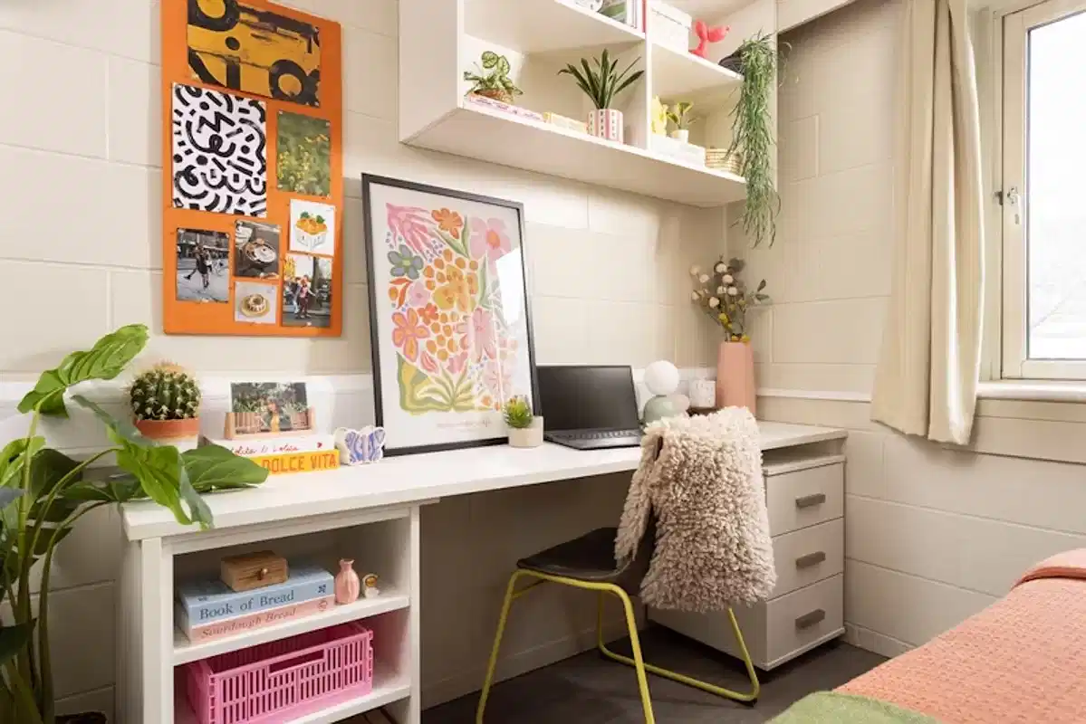 Amenities?w=400&h=260&fit=crop&q=40&auto=format&trim=auto