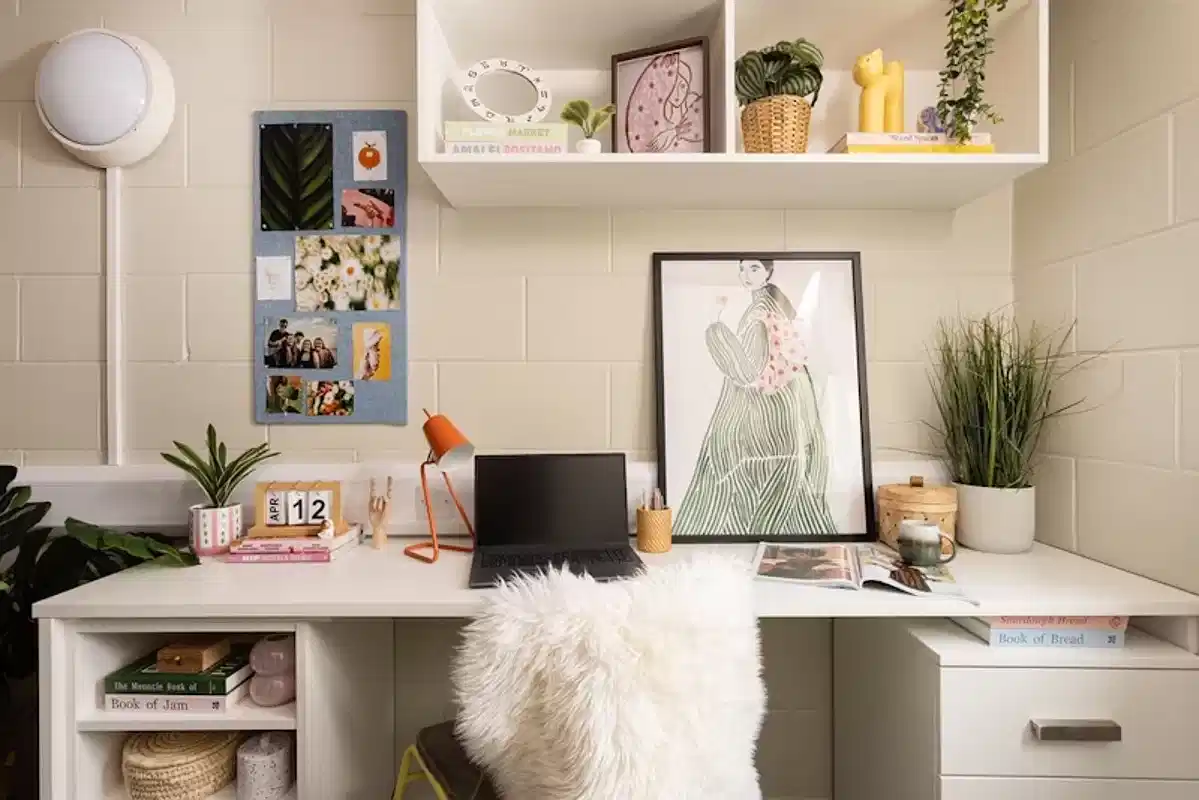 Amenities?w=400&h=260&fit=crop&q=40&auto=format&trim=auto