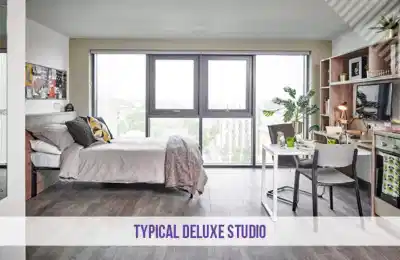 Bedroom?w=400&h=260&fit=crop&q=40&auto=format&trim=auto