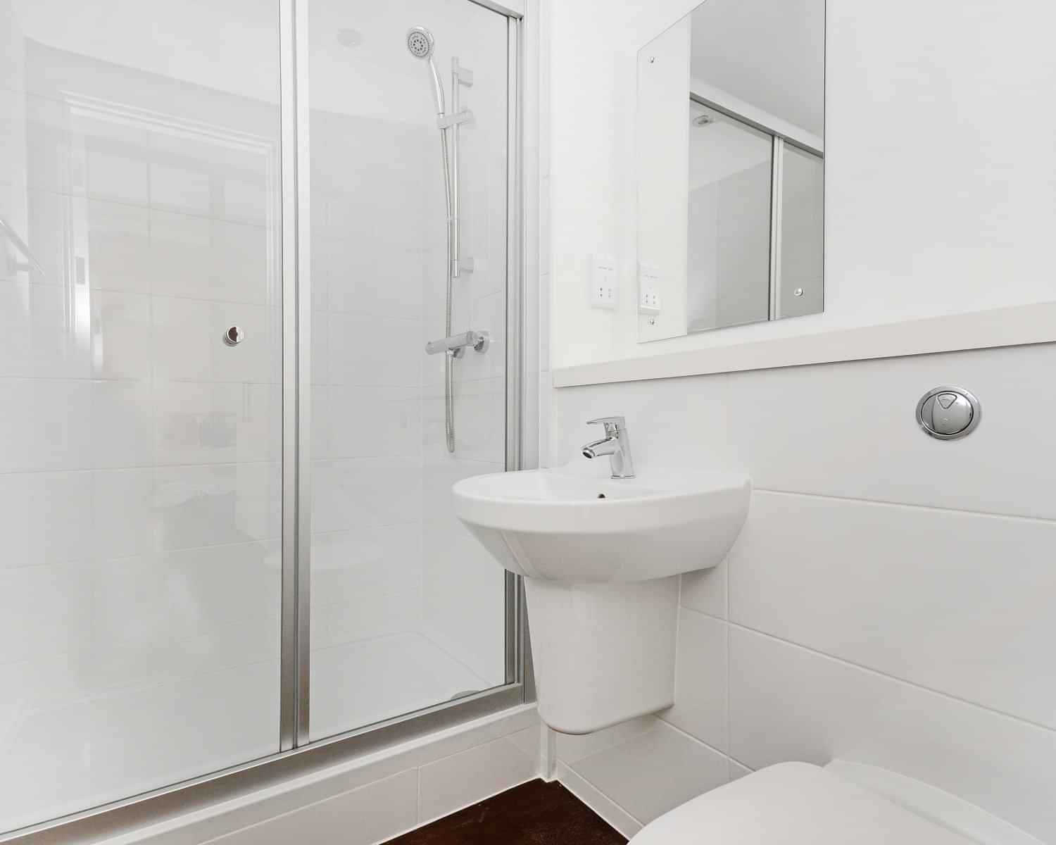 Exterior?w=400&h=260&fit=crop&q=40&auto=format&trim=auto