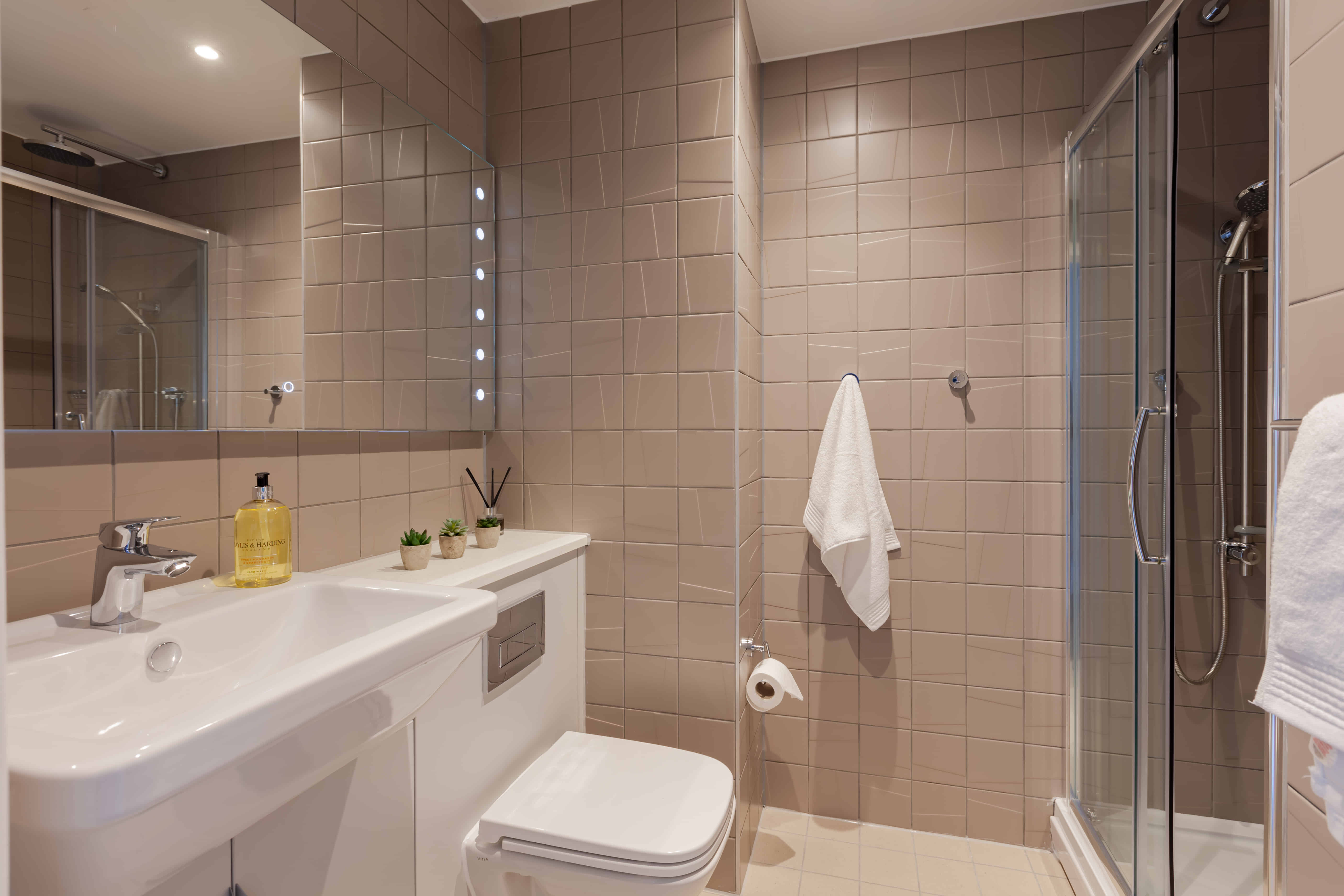 True Glasgow, Glasgow - Glasgow, Scotland, United Kingdom - Bathroom