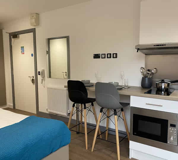 Amenities?w=400&h=260&fit=crop&q=40&auto=format&trim=auto