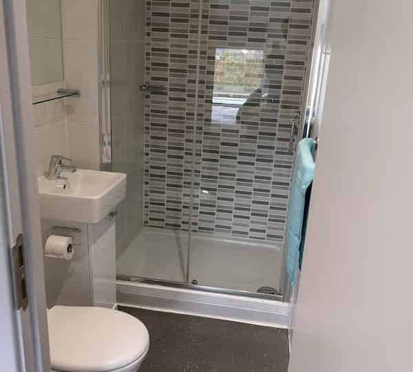 Exterior?w=400&h=260&fit=crop&q=40&auto=format&trim=auto