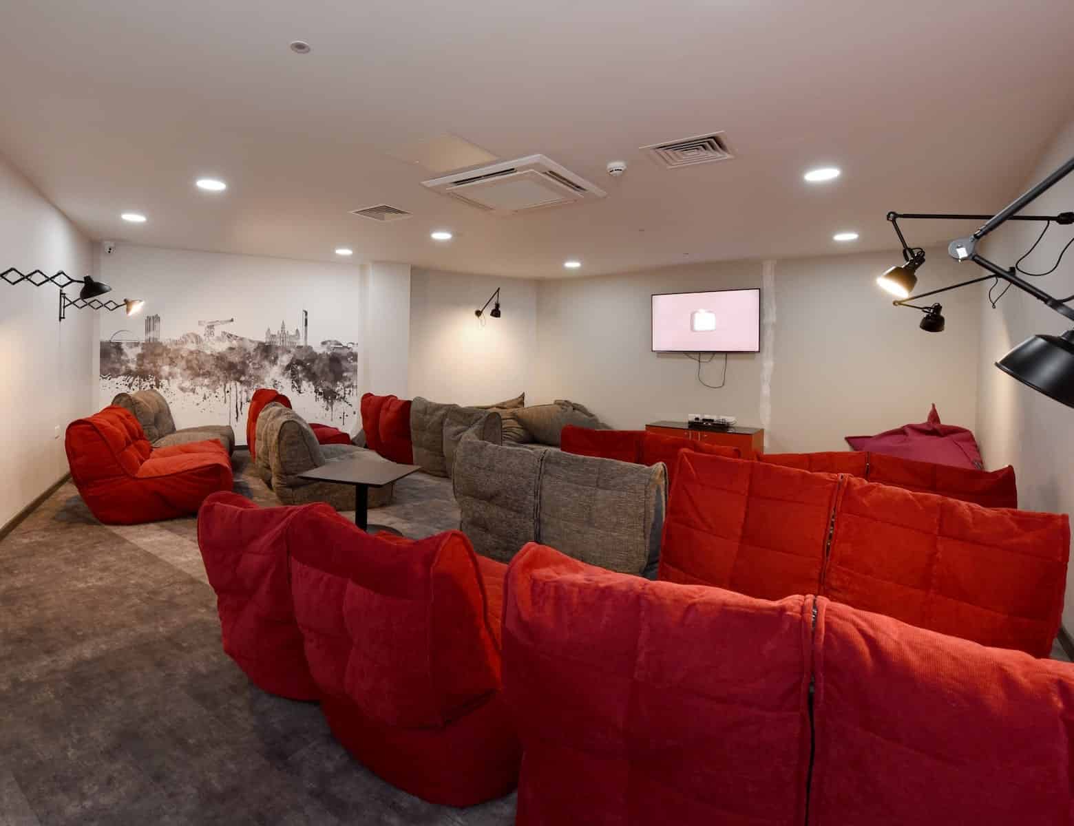 Dobbie’s Point, Glasgow - Glasgow, Scotland, United Kingdom - Amenities