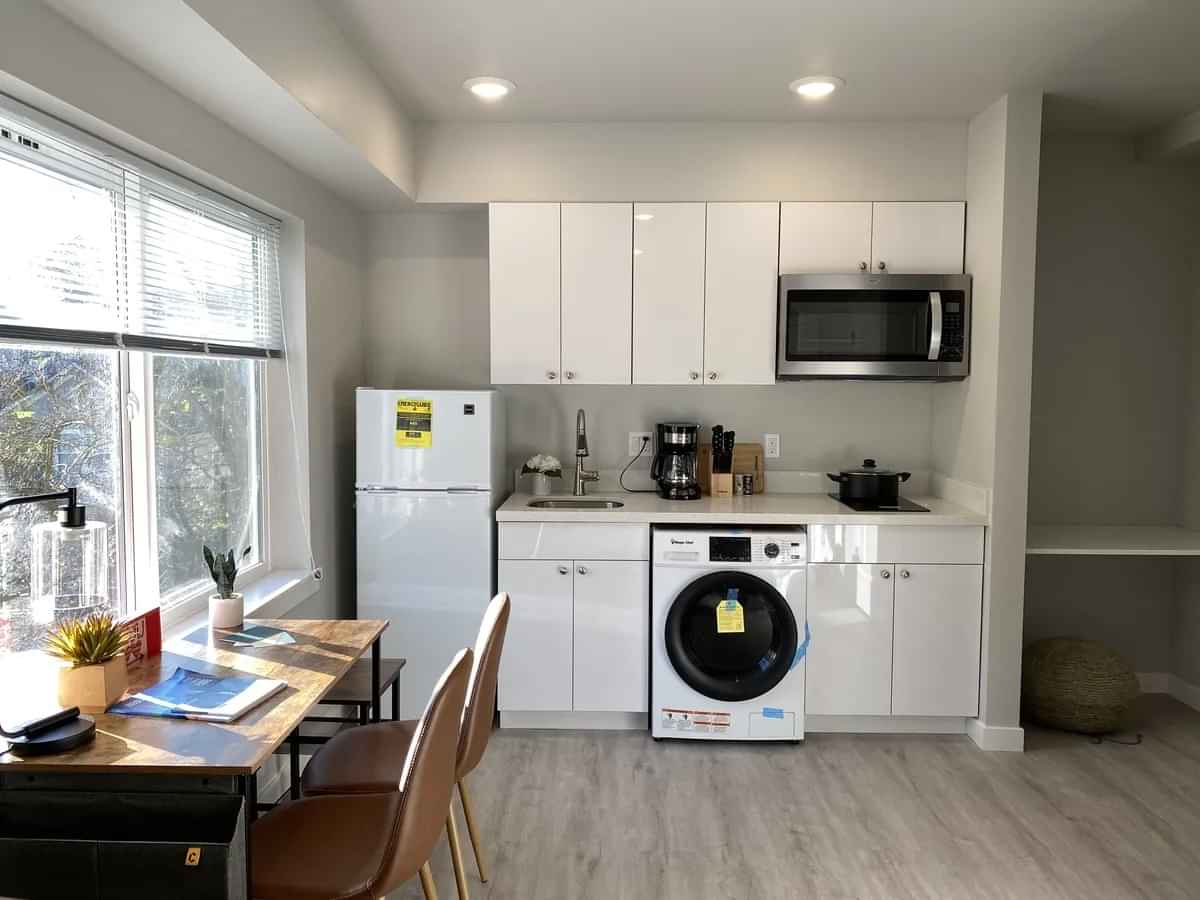 Ace Apartments, Seattle - Seattle, Washington, United States - Kitchen