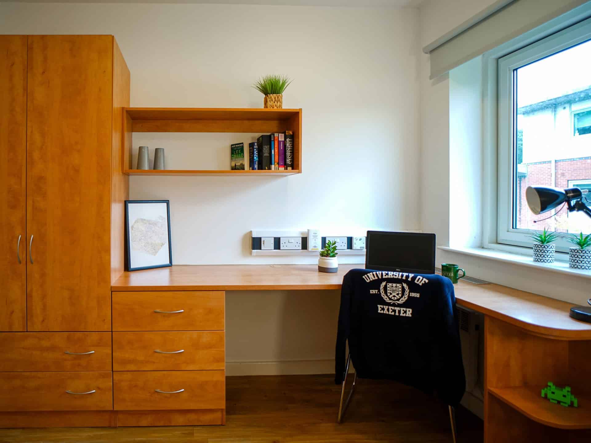 Amenities?w=400&h=260&fit=crop&q=40&auto=format&trim=auto