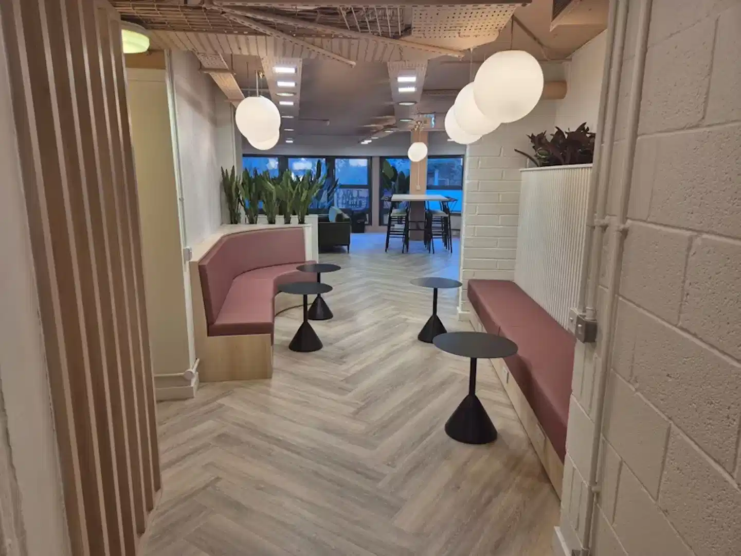 Gibson Street, Glasgow - Glasgow, Scotland, United Kingdom - Amenities