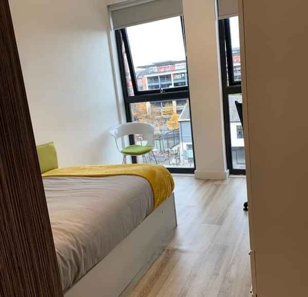 Amenities?w=400&h=260&fit=crop&q=40&auto=format&trim=auto