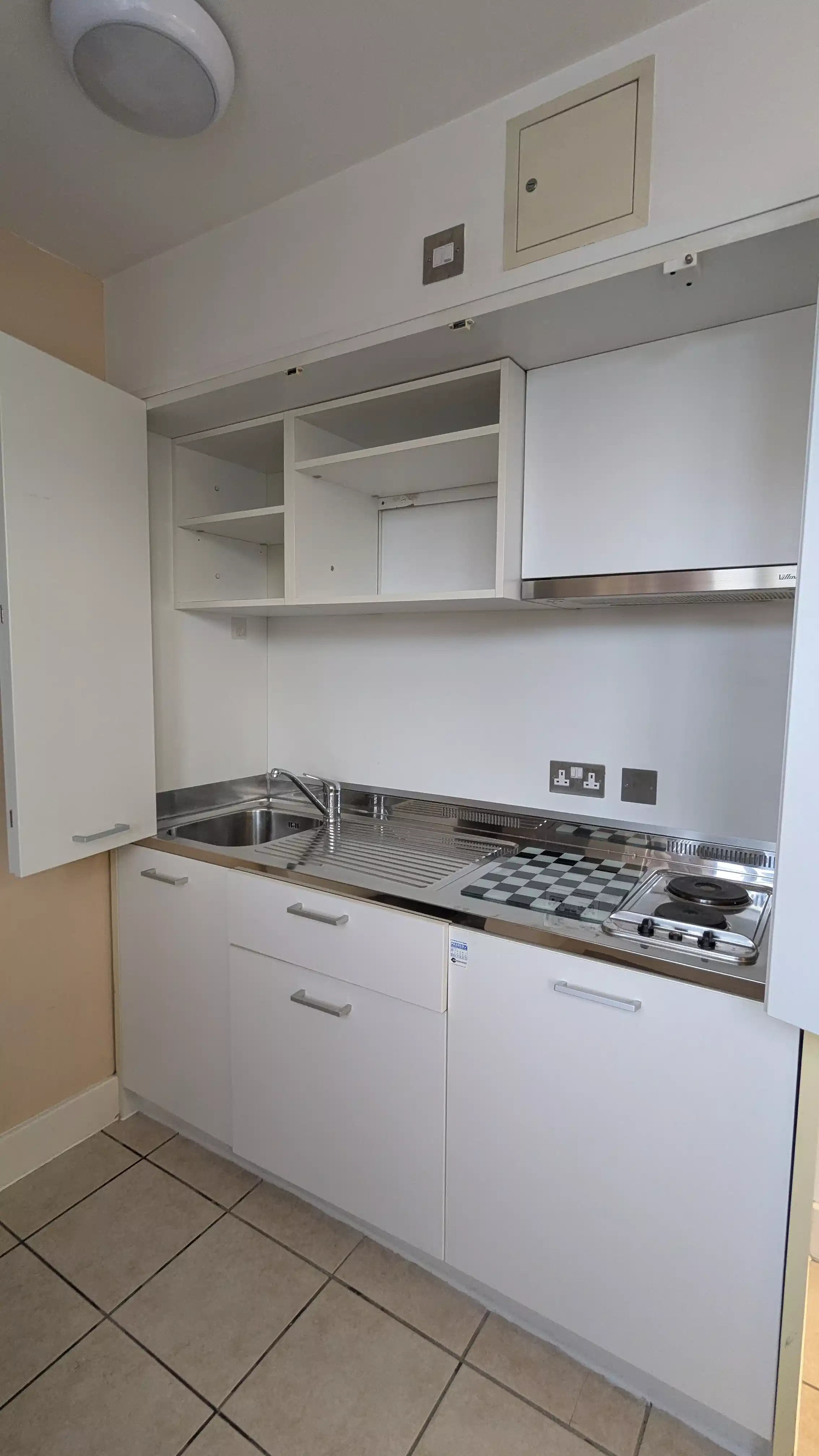 Common Area?w=400&h=260&fit=crop&q=40&auto=format&trim=auto