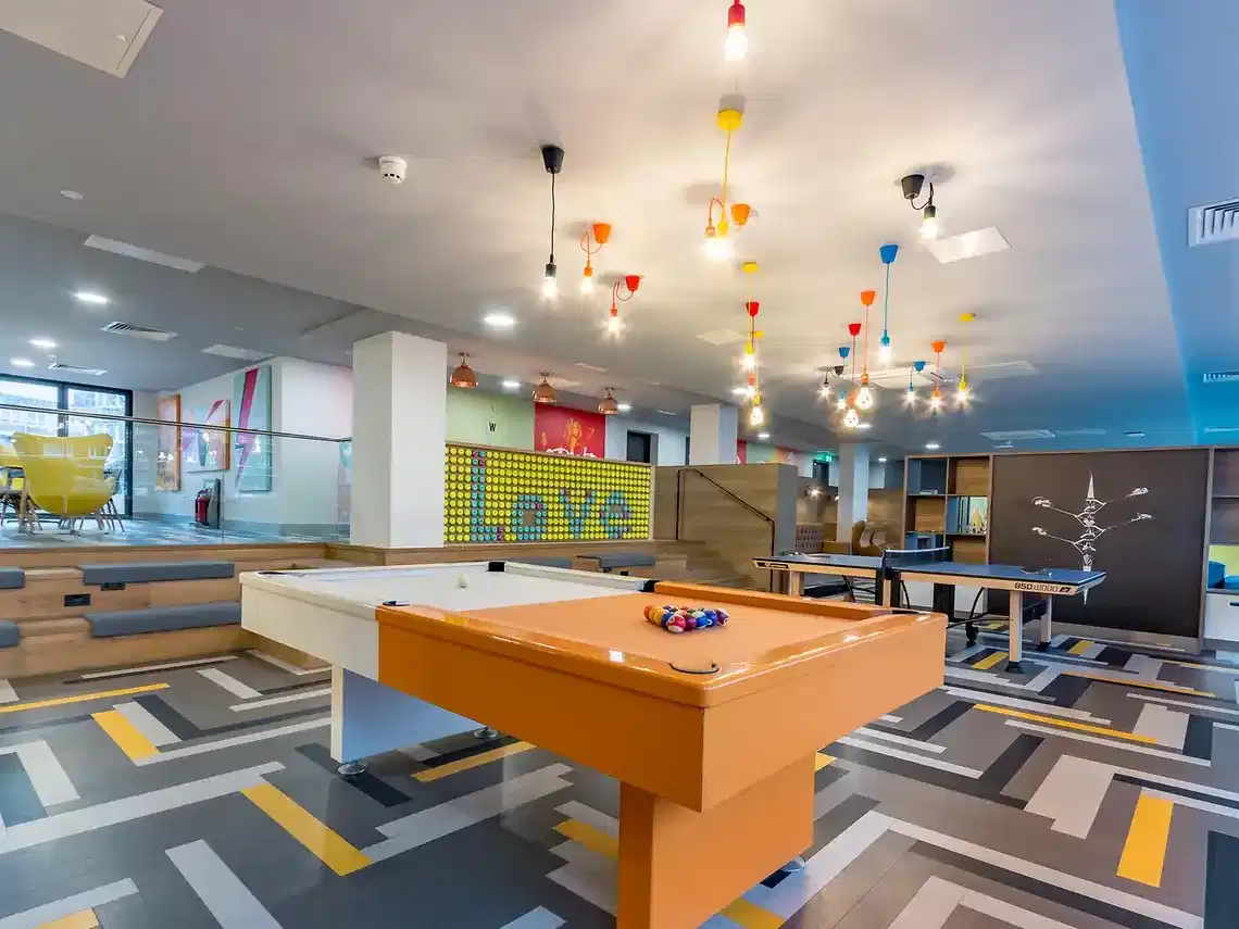 Amenities?w=400&h=260&fit=crop&q=40&auto=format&trim=auto