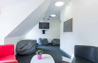 London_student_accommodation_fulham_palace_road_studio_7?w=400&h=260&fit=crop&q=40&auto=format&trim=auto