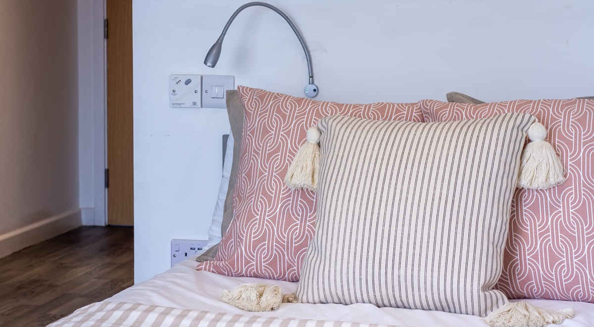 Amenities?w=400&h=260&fit=crop&q=40&auto=format&trim=auto