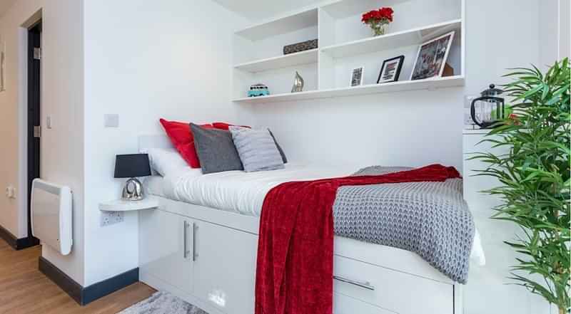 Amenities?w=400&h=260&fit=crop&q=40&auto=format&trim=auto