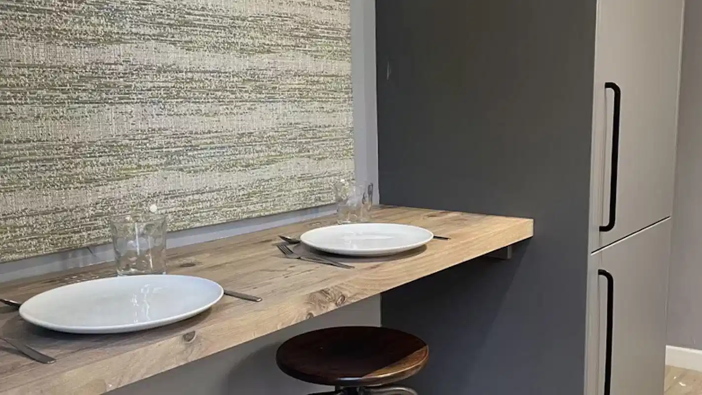 Common Area?w=400&h=260&fit=crop&q=40&auto=format&trim=auto