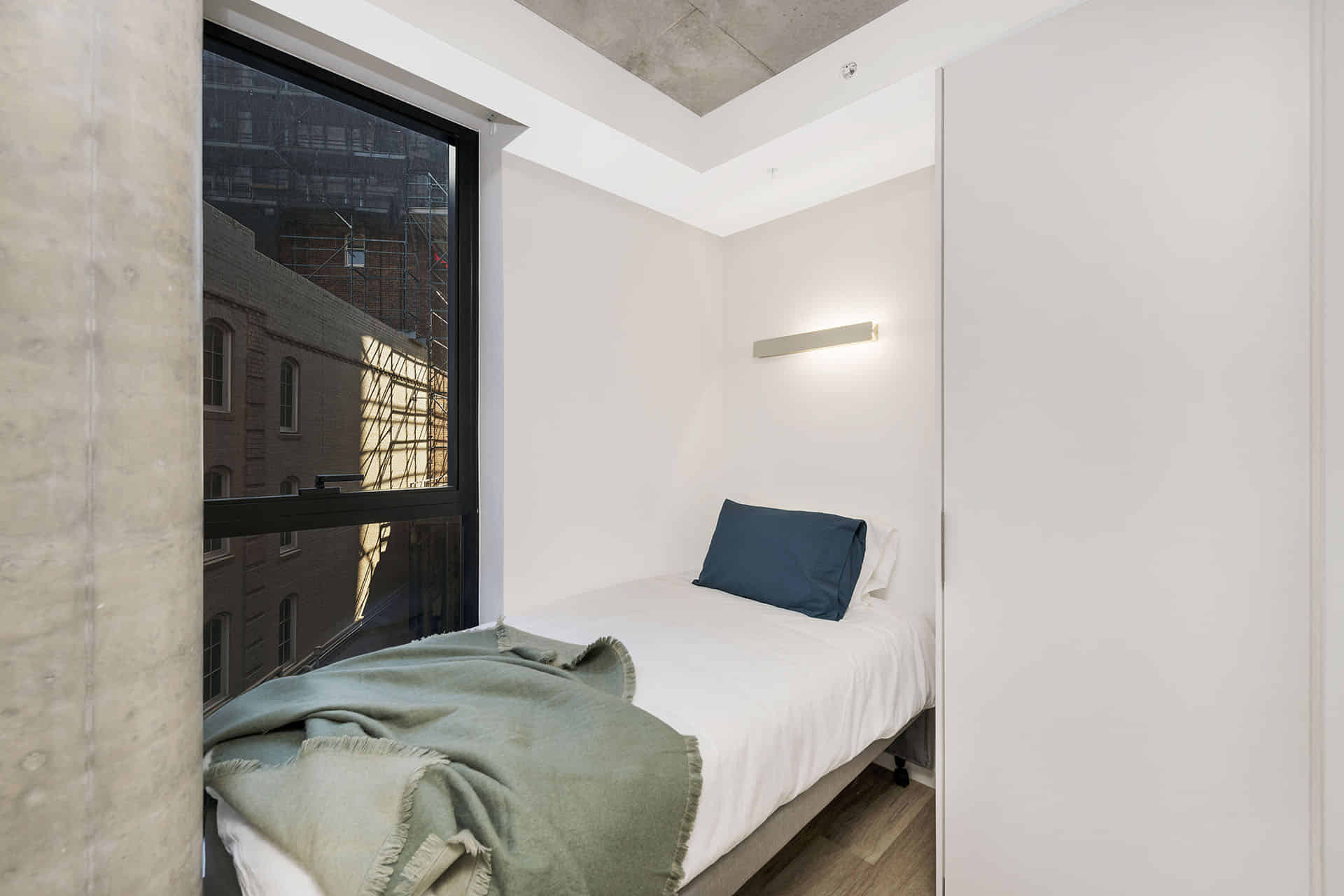 3 Bedroom Ensuite, King Single Bed