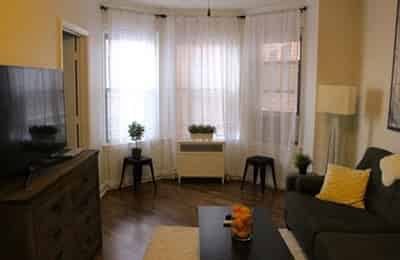 Kitchen?w=400&h=260&fit=crop&q=40&auto=format&trim=auto