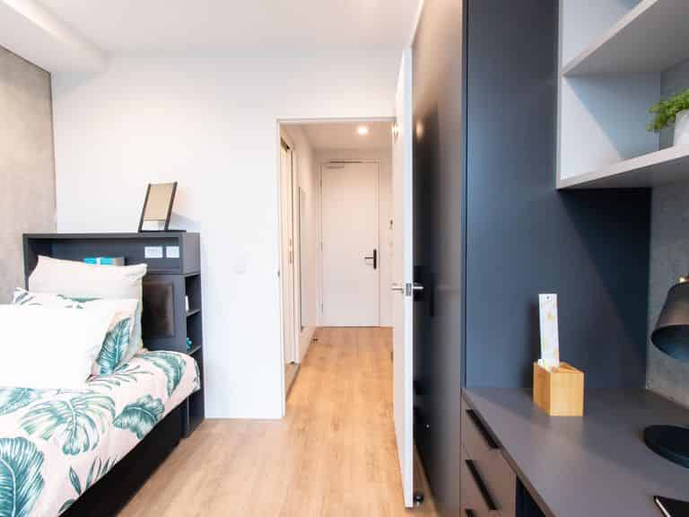 2 Bed Apartment with Terrace Lower