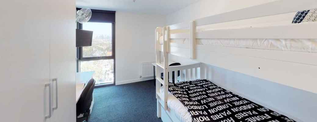 Kitchen?w=400&h=260&fit=crop&q=40&auto=format&trim=auto