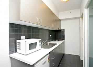 Exterior?w=400&h=260&fit=crop&q=40&auto=format&trim=auto