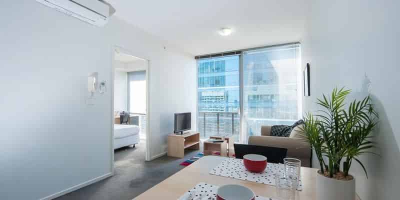 Exterior?w=400&h=260&fit=crop&q=40&auto=format&trim=auto