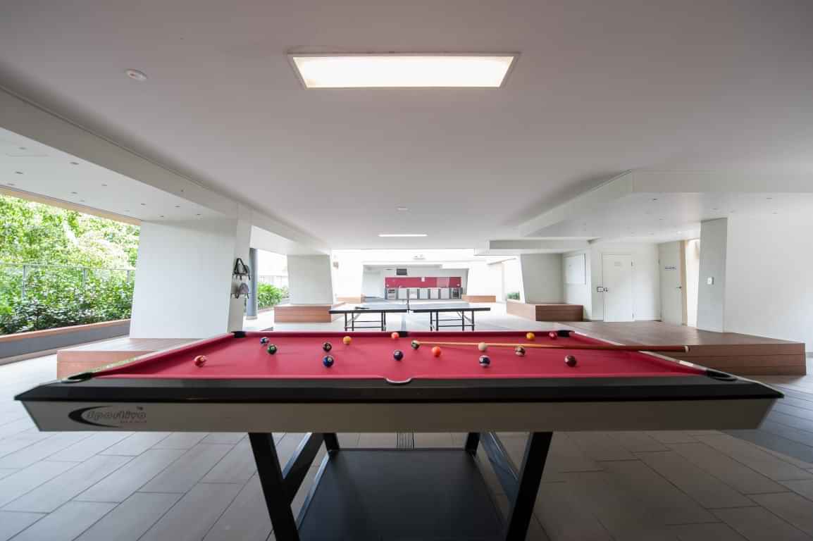 Kitchen?w=400&h=260&fit=crop&q=40&auto=format&trim=auto