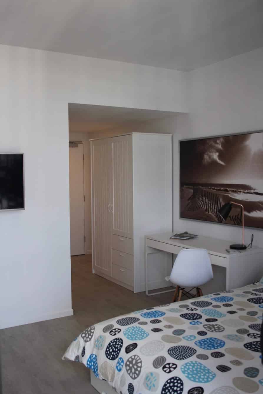 Amenities?w=400&h=260&fit=crop&q=40&auto=format&trim=auto