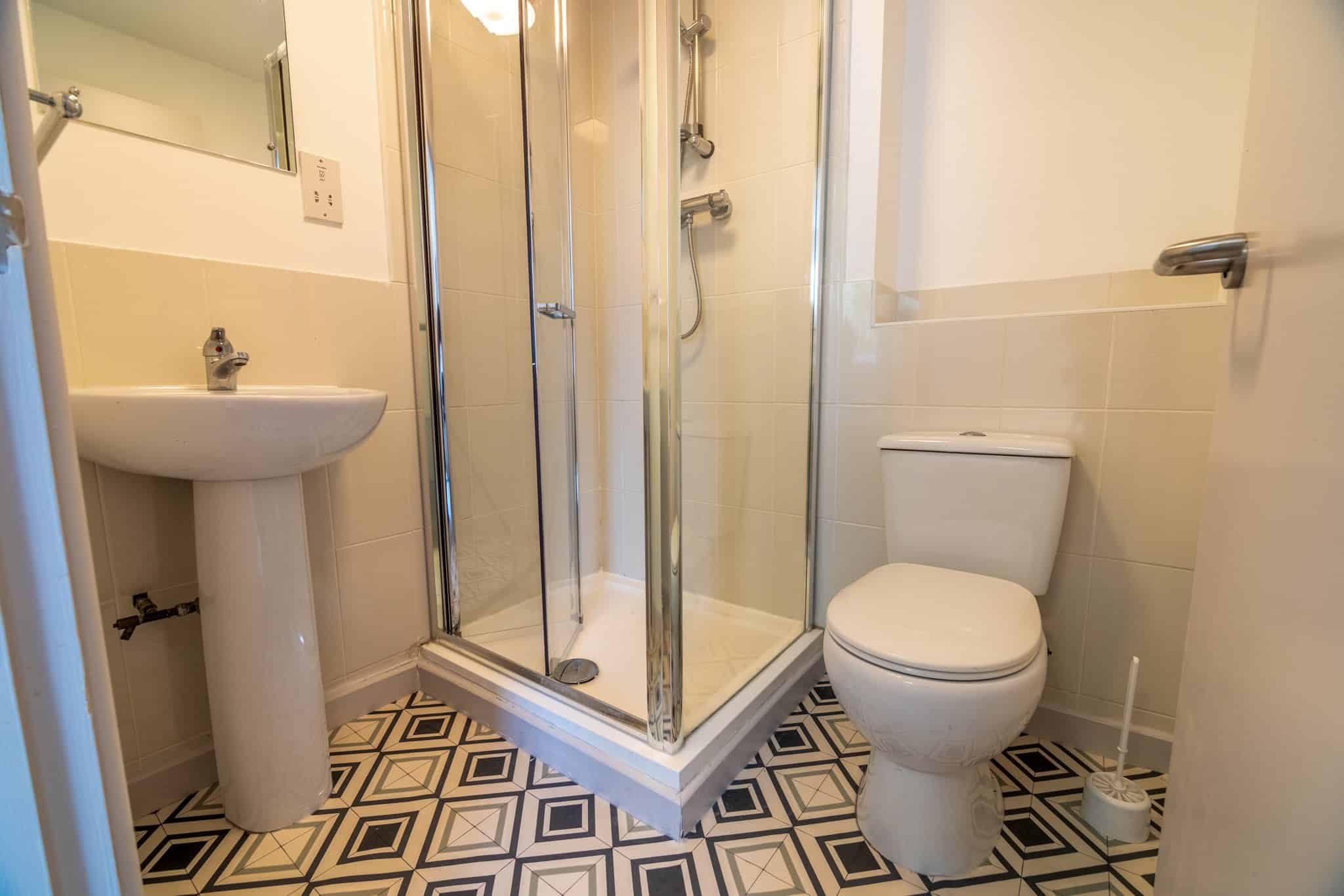 Kitchen?w=400&h=260&fit=crop&q=40&auto=format&trim=auto