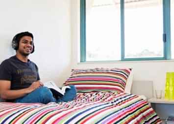 Amenities?w=400&h=260&fit=crop&q=40&auto=format&trim=auto