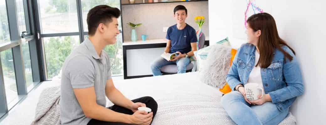 Common Area?w=400&h=260&fit=crop&q=40&auto=format&trim=auto