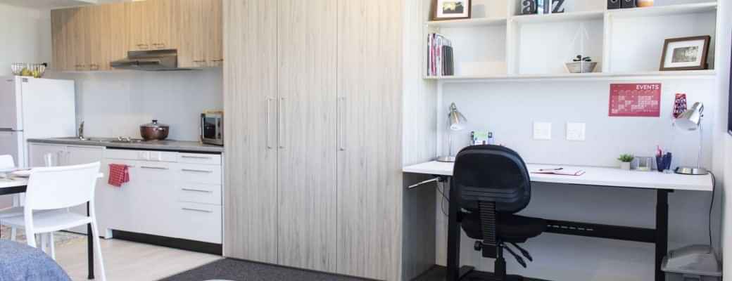 Kitchen?w=400&h=260&fit=crop&q=40&auto=format&trim=auto