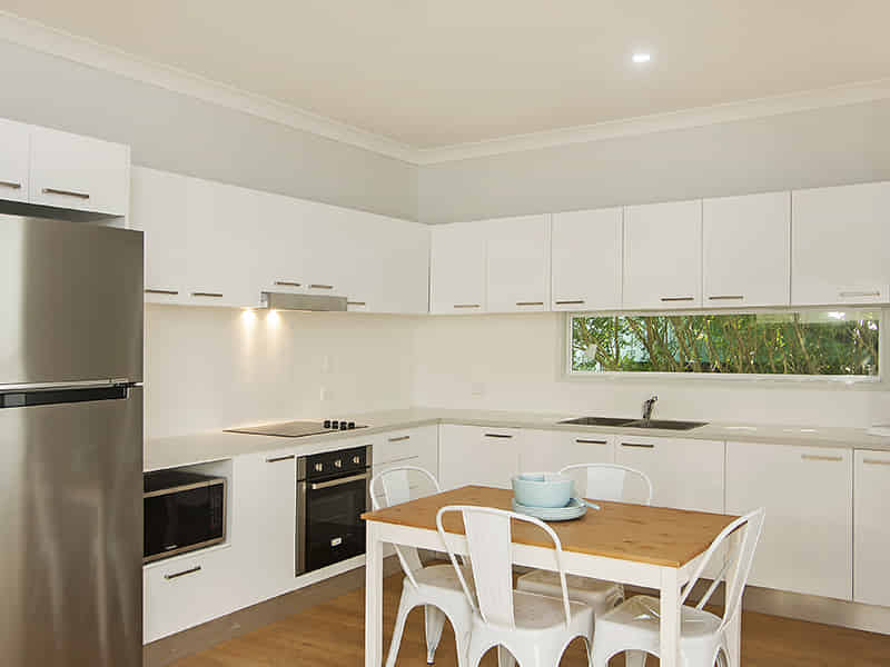 Student Living - Twelfth Avenue, Brisbane - Brisbane, Queensland, Australia - Kitchen