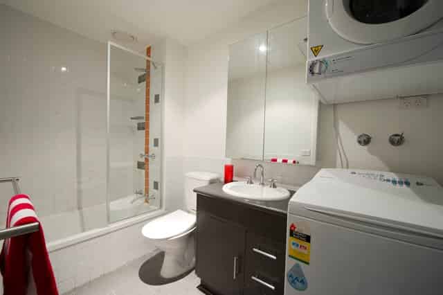 Unilodge @ 740, Melbourne - Melbourne, Victoria, Australia - Bathroom