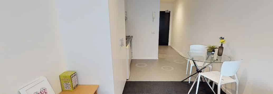 Bathroom?w=400&h=260&fit=crop&q=40&auto=format&trim=auto