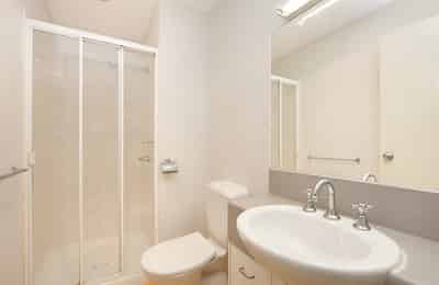Student Living - 570 Swanston, Melbourne - Melbourne, Victoria, Australia - Bathroom