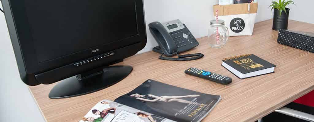 Bathroom?w=400&h=260&fit=crop&q=40&auto=format&trim=auto