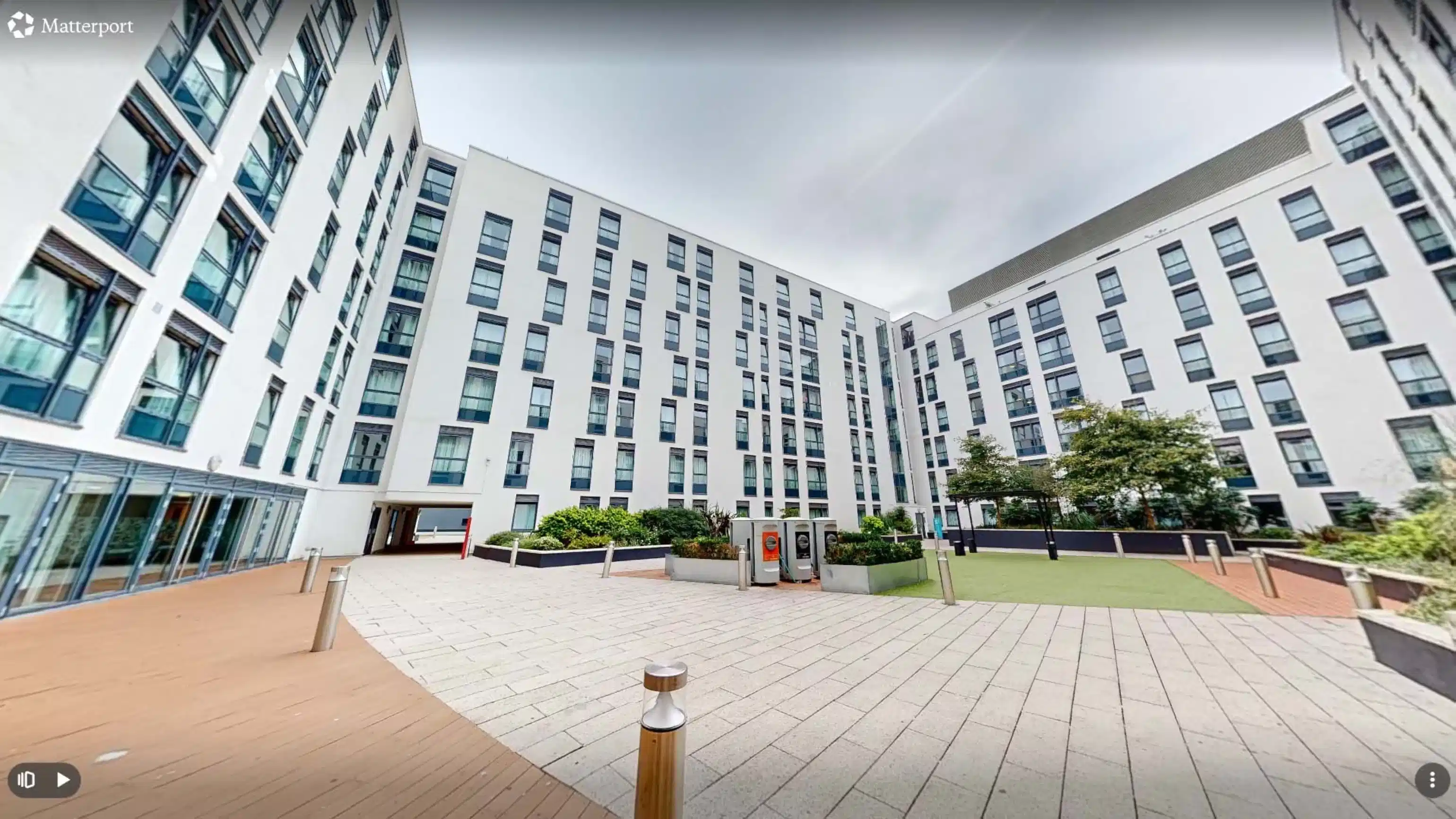 iQ Sterling Court, London image 61
