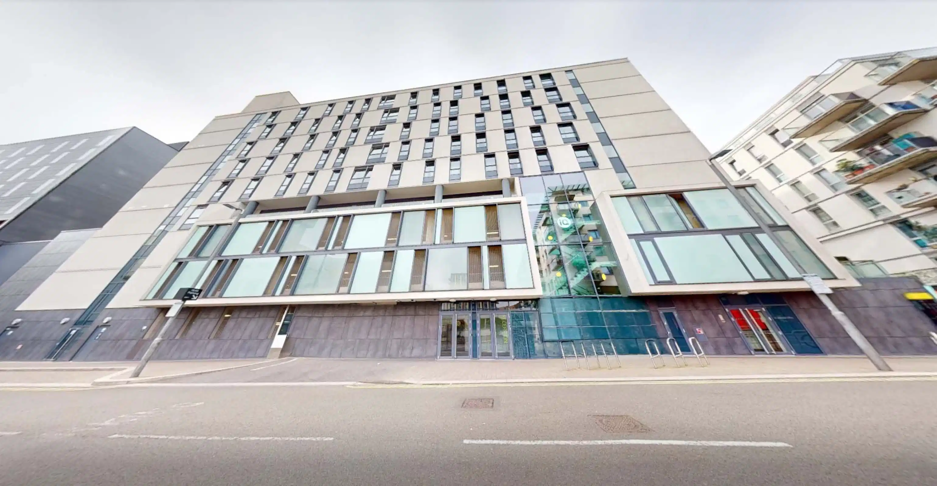 iQ Sterling Court, London image 35