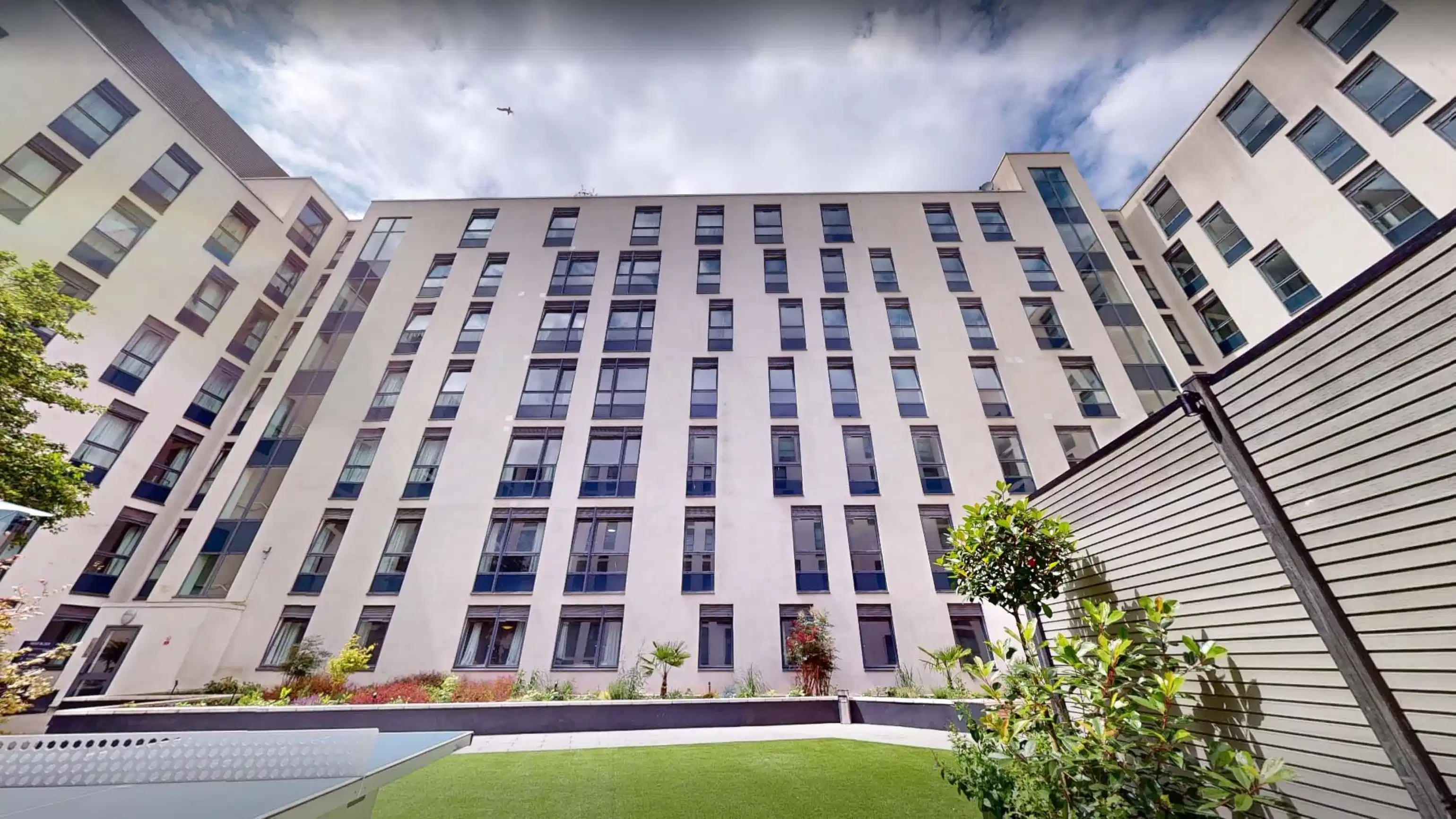 iQ Sterling Court, London image 59