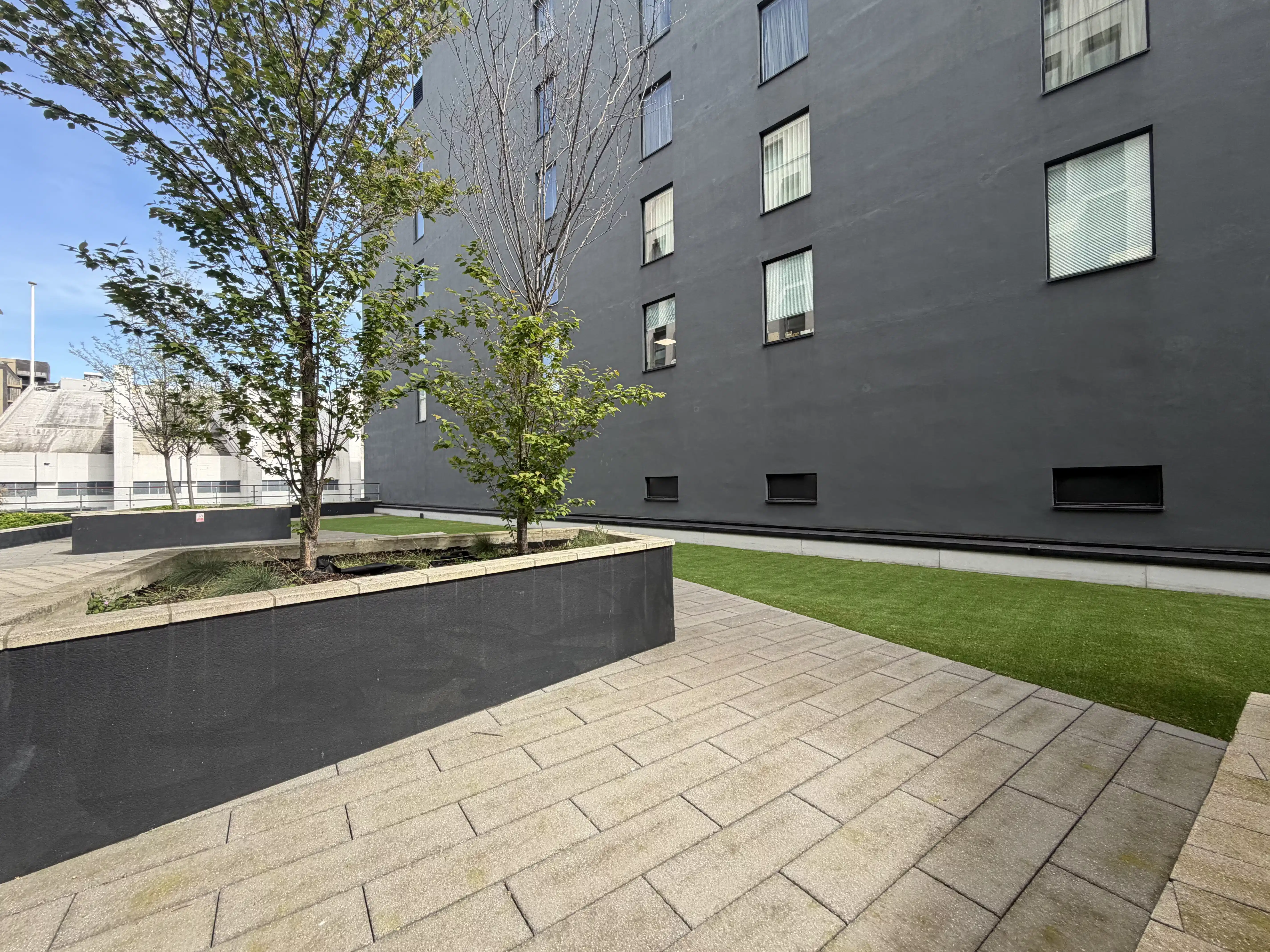 iQ Sterling Court, London image 27
