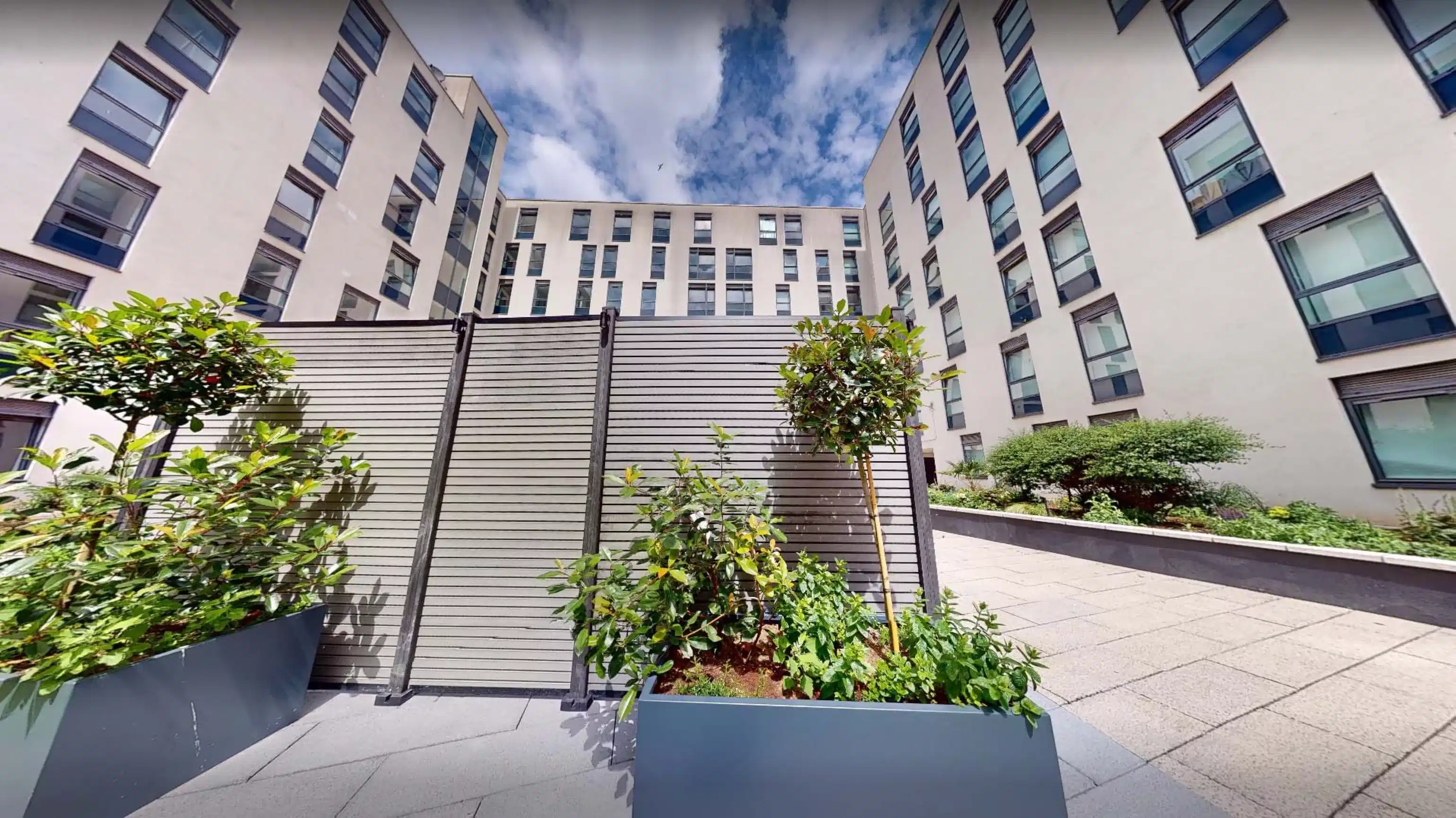 iQ Sterling Court, London image 60
