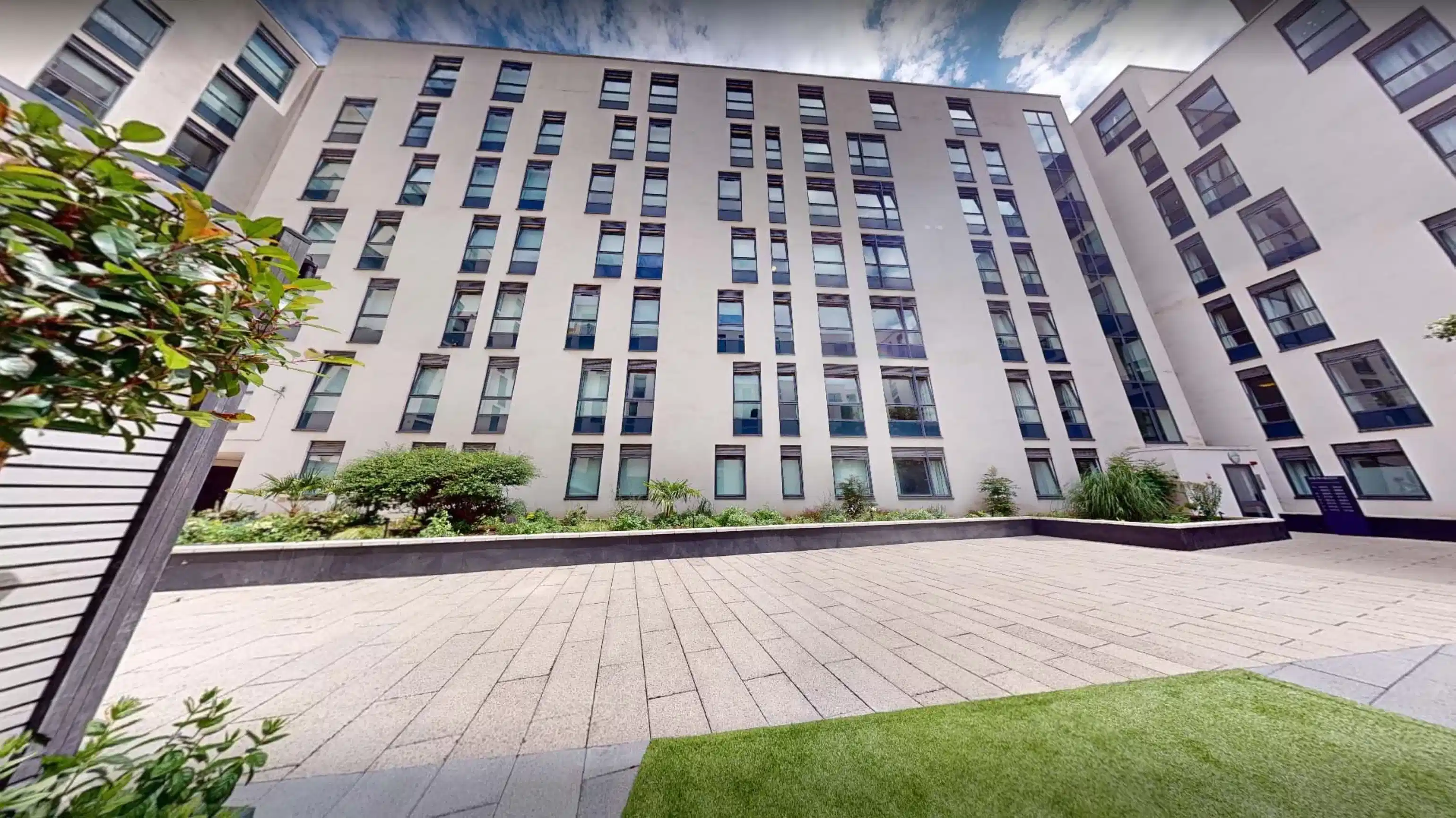 iQ Sterling Court, London image 58