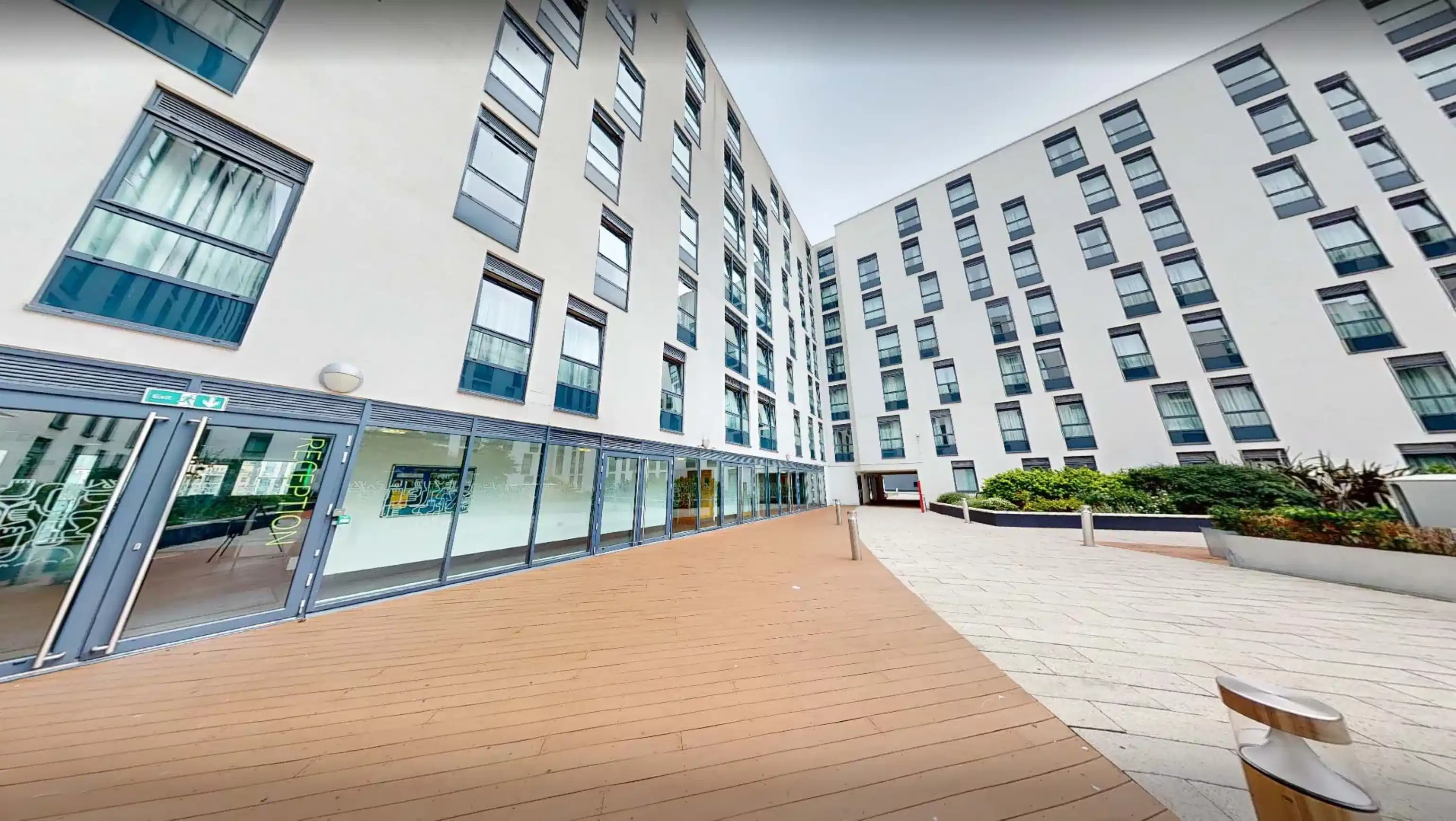 iQ Sterling Court, London image 62