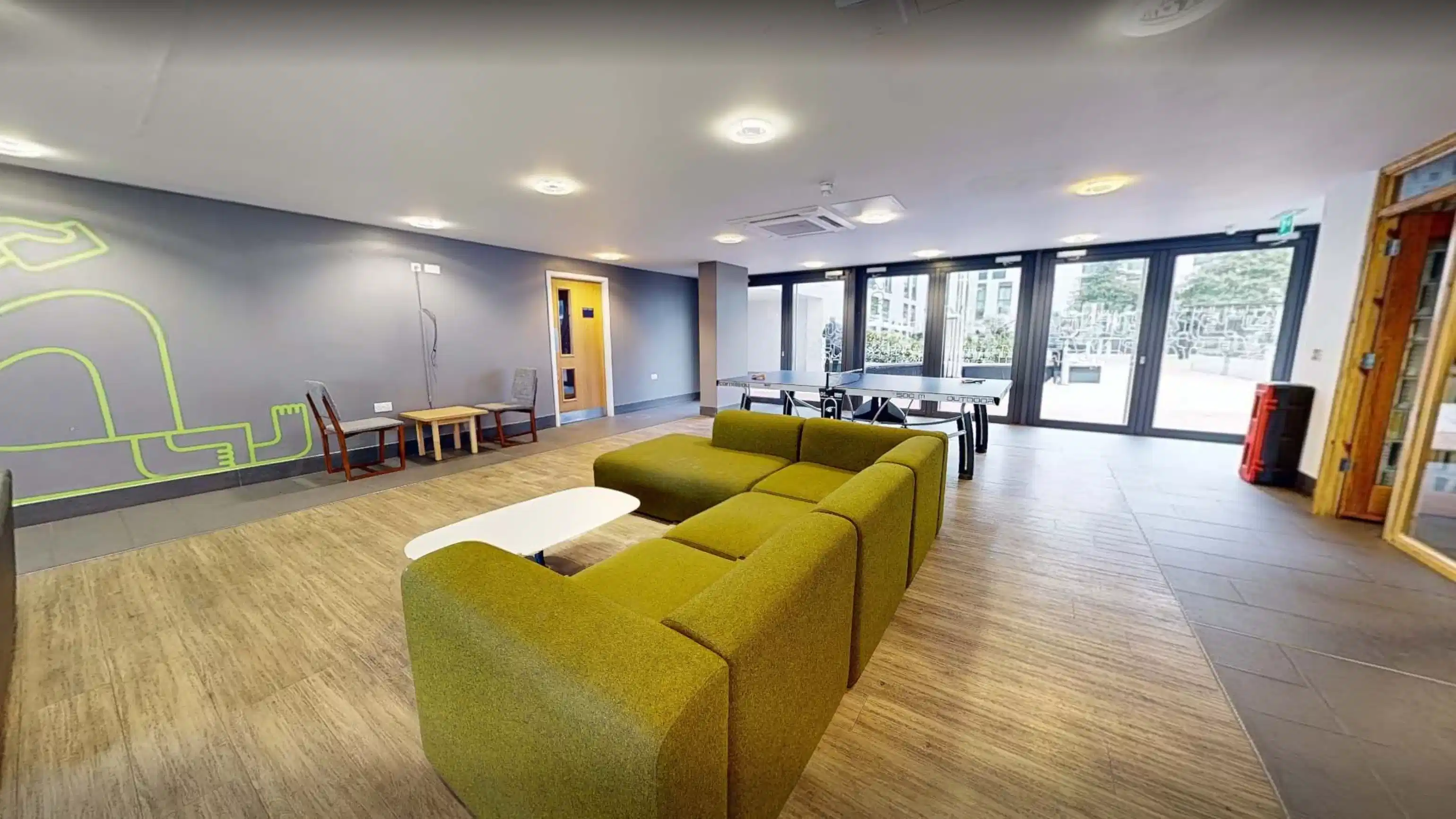 iQ Sterling Court, London image 48