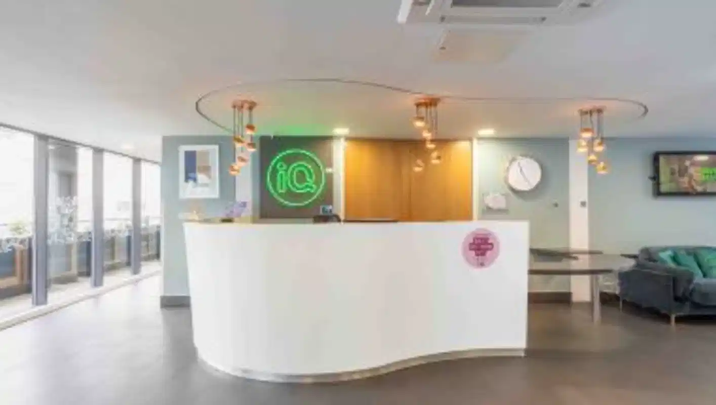 iQ Sterling Court, London image 8