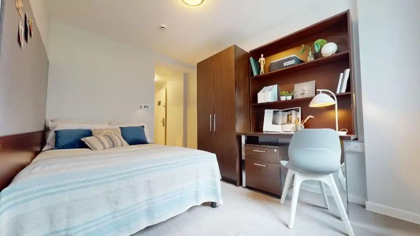 Silver En Suite 