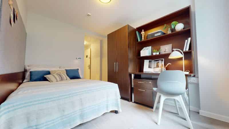 Silver En Suite Plus