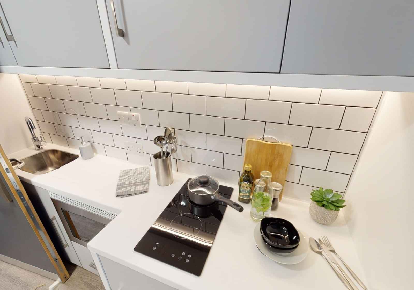 Amenities?w=400&h=260&fit=crop&q=40&auto=format&trim=auto