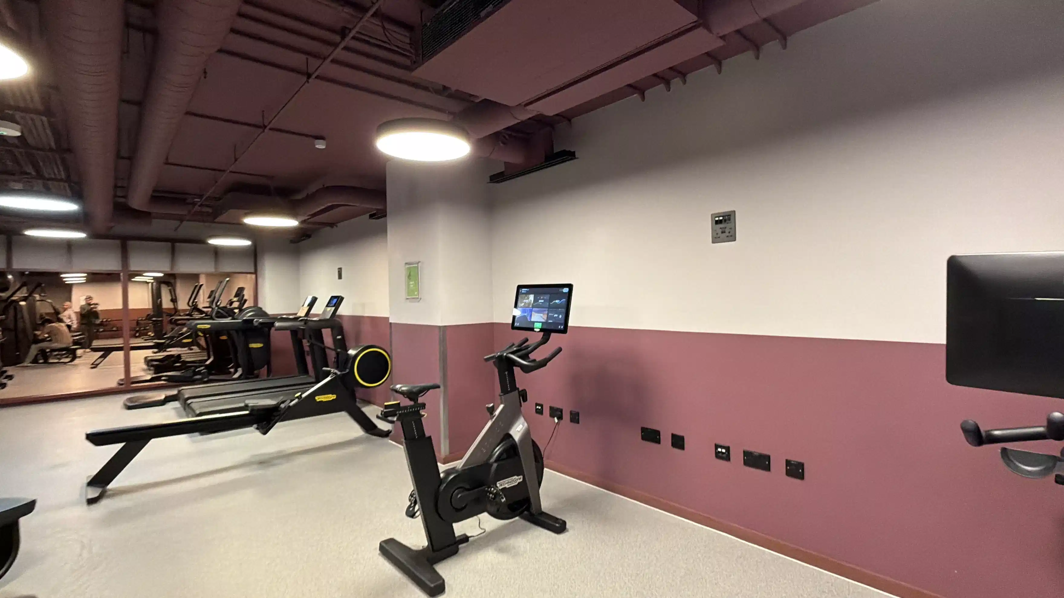 iQ City, London image 60