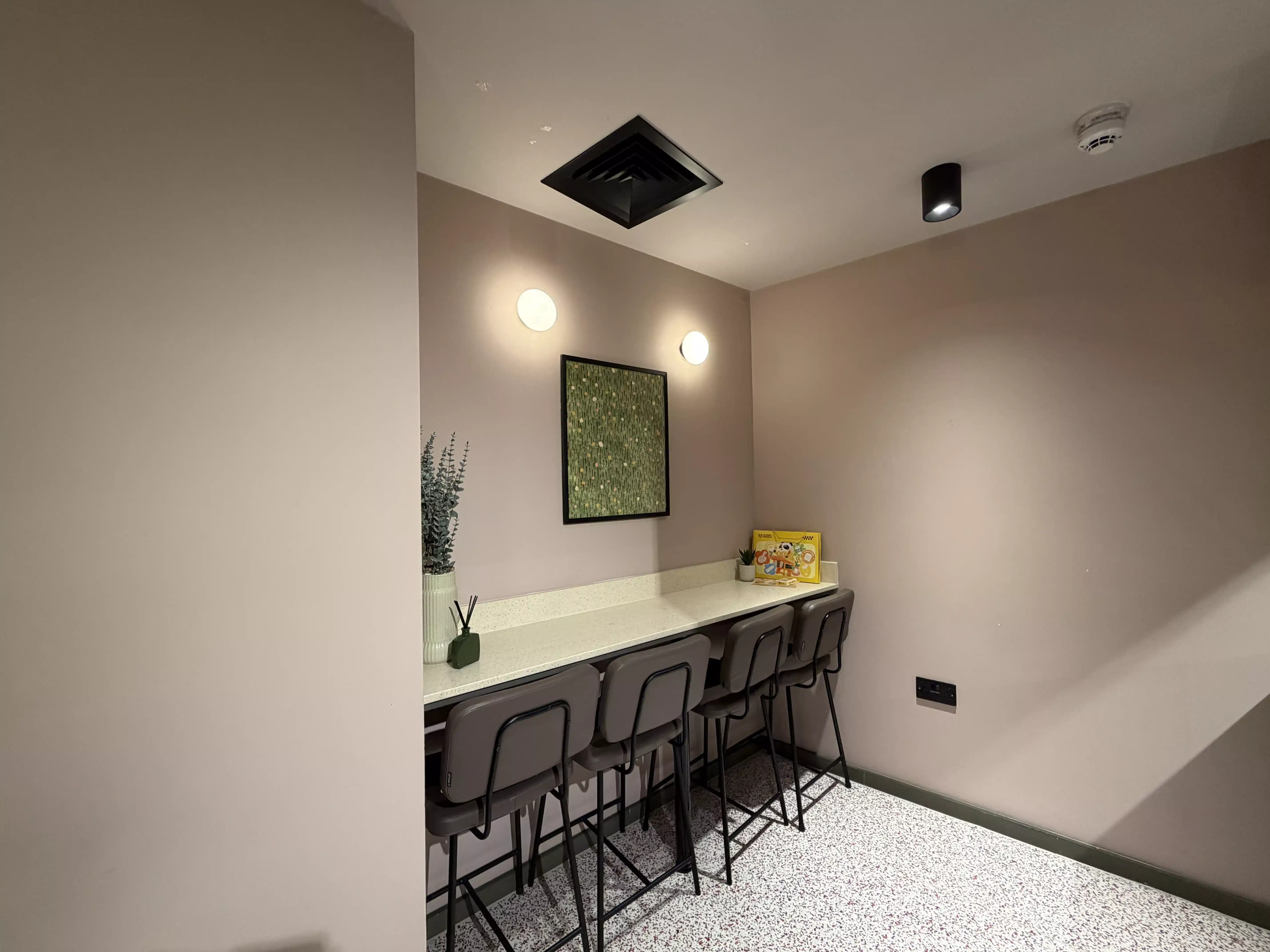 iQ City, London image 44
